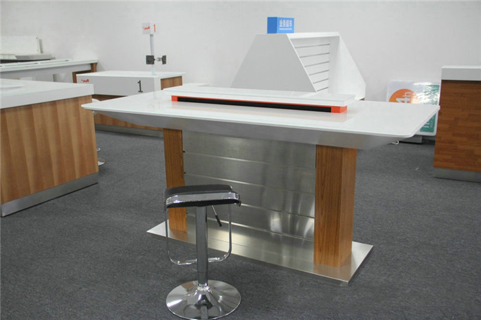 銀行家具